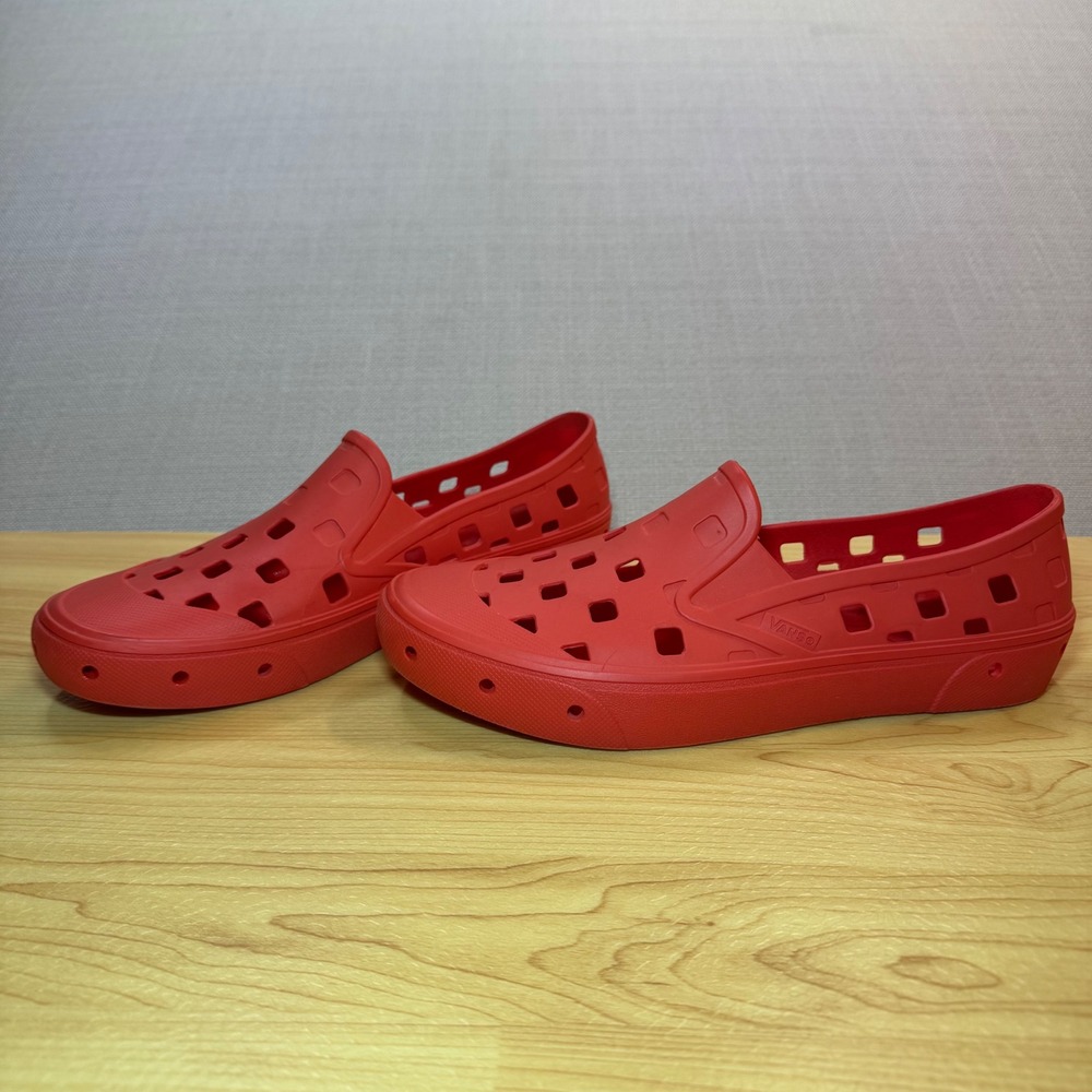Vans Mens Trek Slip-On Red Water Shoes Size 7M/8.5W